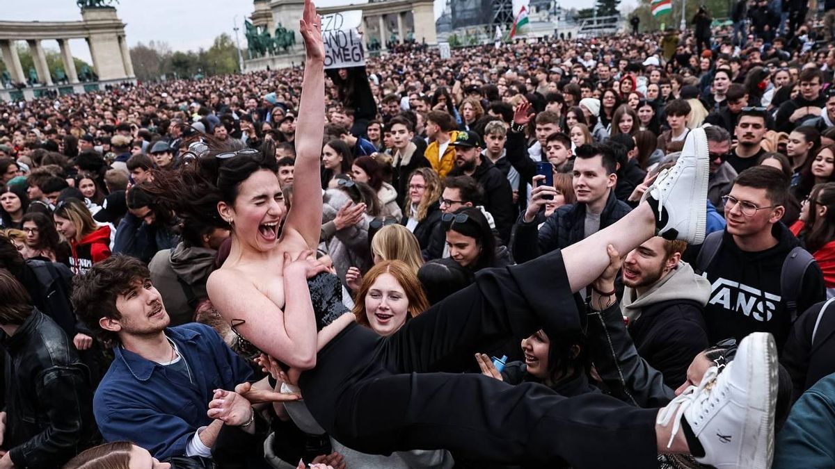 Protesta masiva en la Plaza de los Héroes contra Viktor Orbán