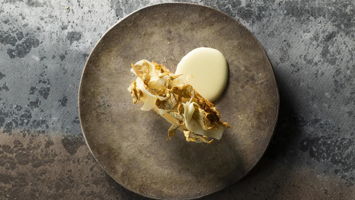 Ferran Adrià y Mauro Colagreco discutiendo el proyecto curatorial en Mirazur