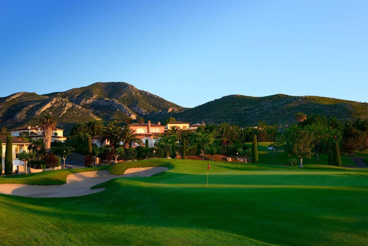 Vista aérea del complejo turístico Bonmont y su casa club de golf