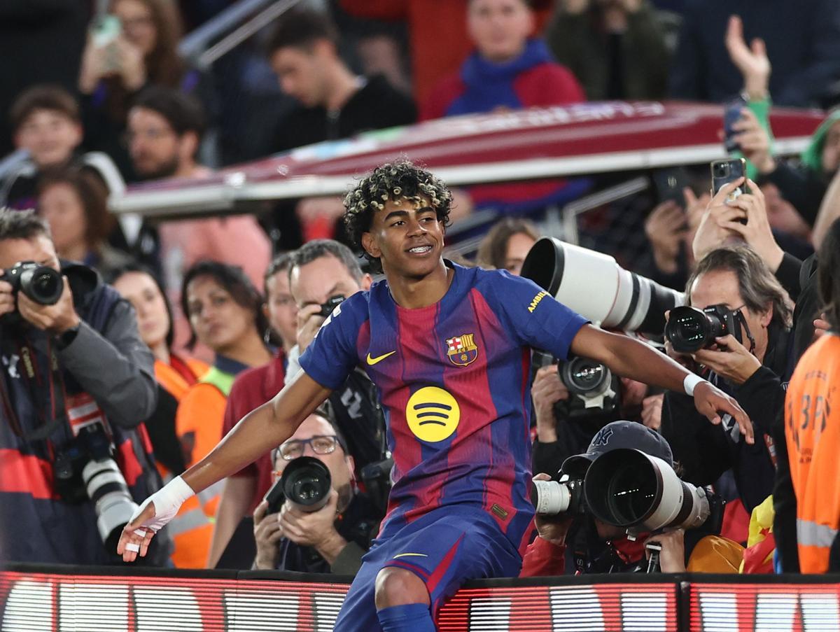 Barcelona aplasta al Espanyol 4-1 y amplía su ventaja a 9 puntos