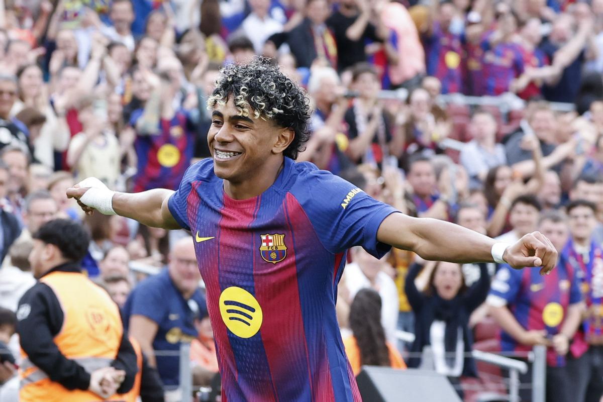 Lamine Yamal participa en la jugada del segundo gol del Barcelona