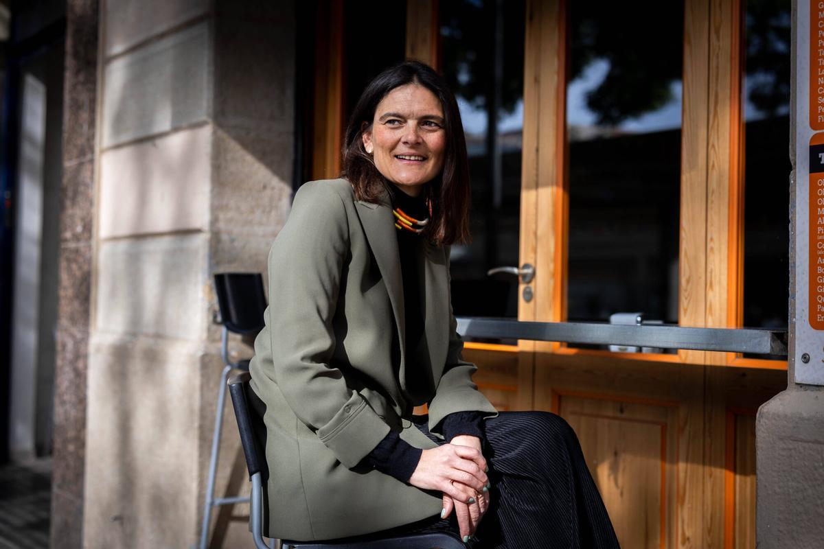 Militantes de ERC en una reunión de base en Barcelona