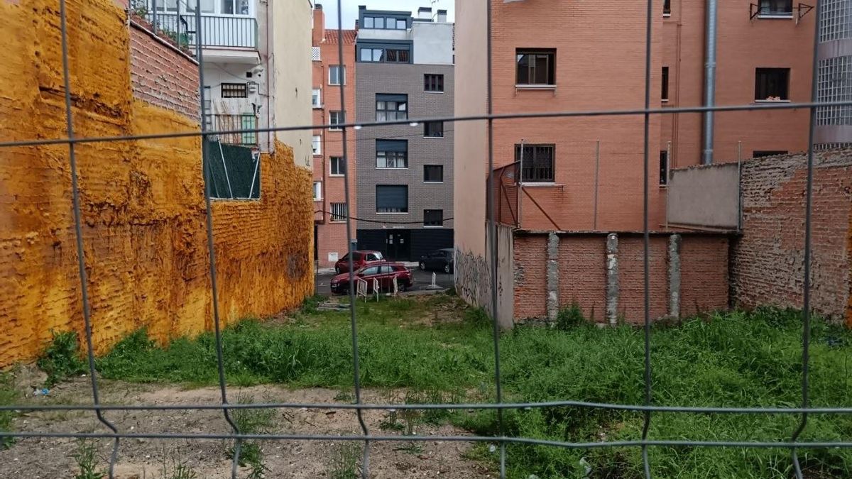Rata en Valdeacederas: el Ayuntamiento no responde y el barrio se hunde en la suciedad