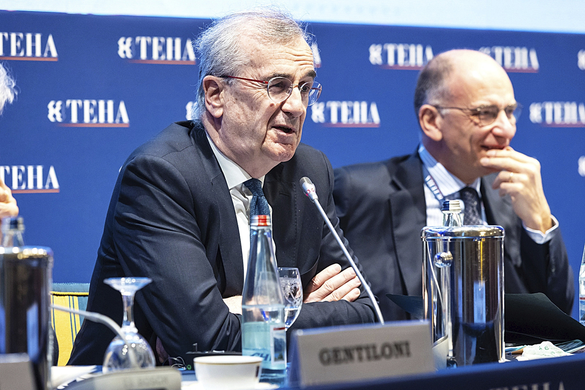 Gráfica de inflación proyectada para EE UU y zona euro presentada durante el taller