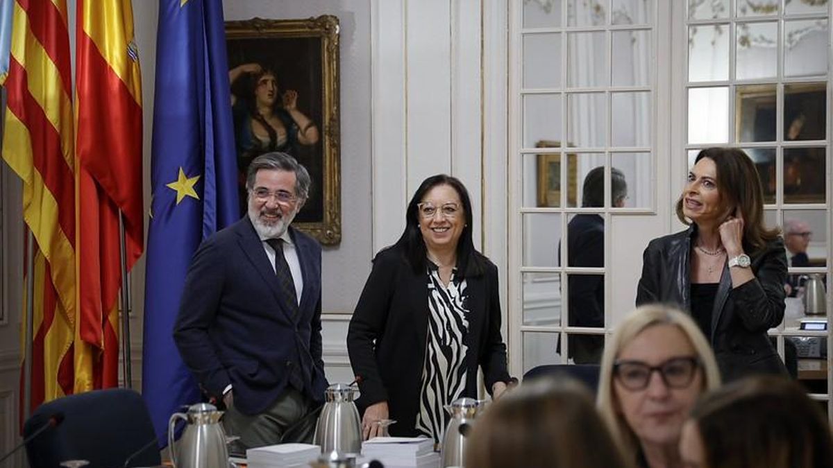 Gasto en asesores de las Corts Valencianes 2024 sube un 12 % y supera los 942 000 €