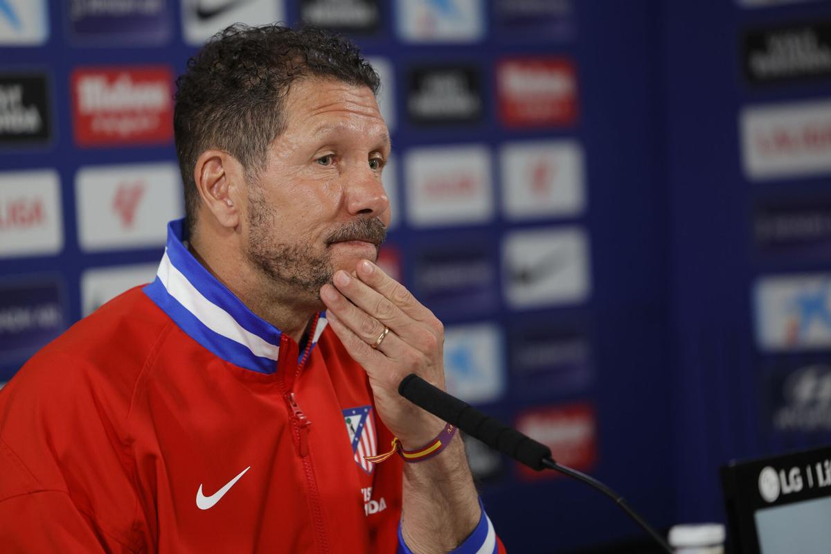 Simeone: pienso en mi equipo, no en los árbitros