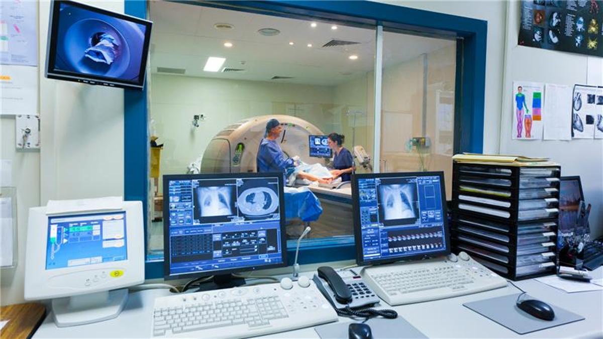 Radiólogos clave en la detección del maltrato infantil: la SERAM lo confirma en Valencia