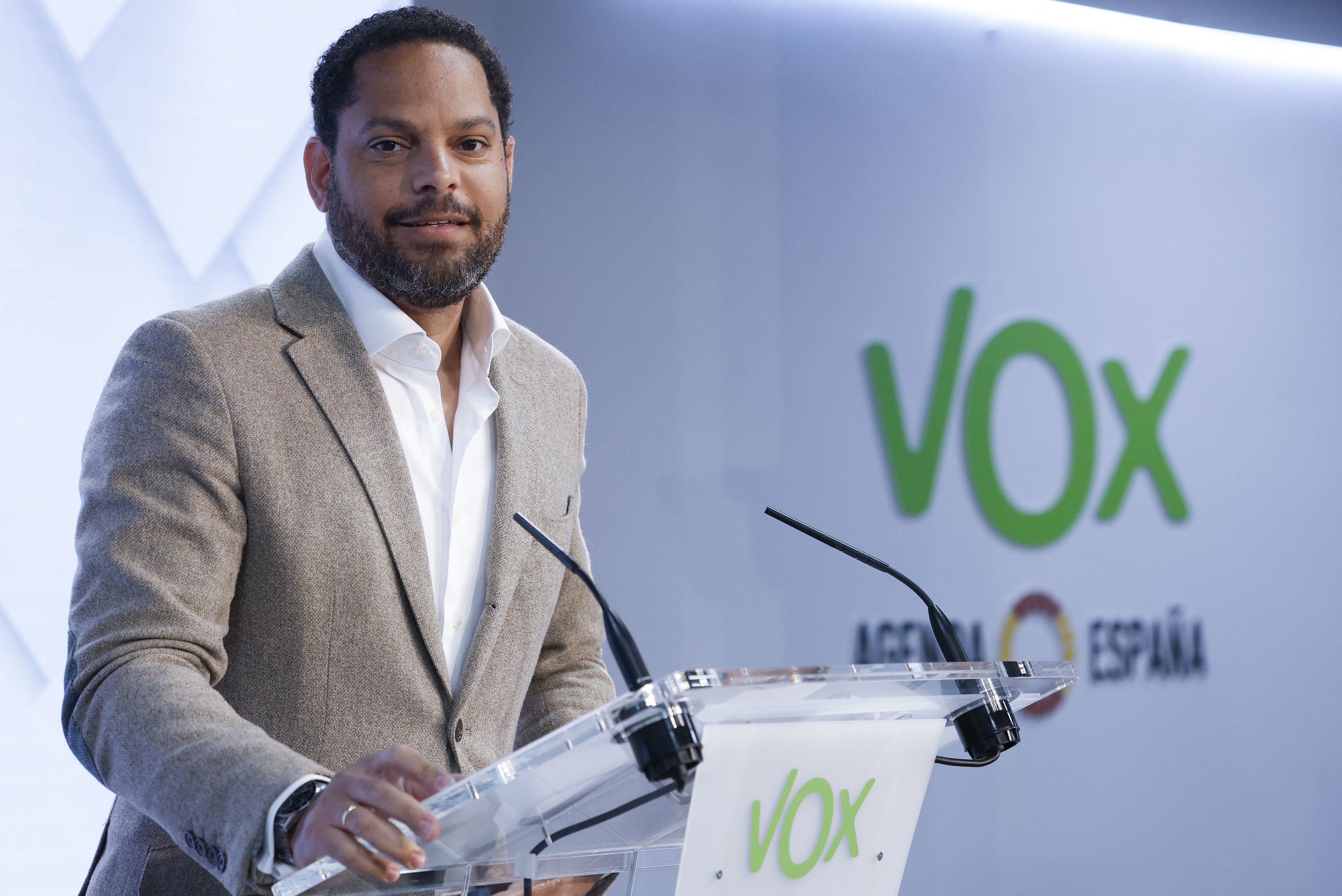 Reunión de líderes de Vox y PP en la Junta de Extremadura