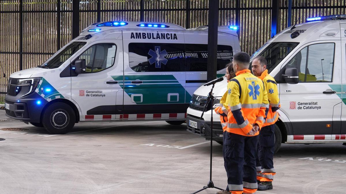 Interior de una de las nuevas ambulancias del SEM con equipos de diagnóstico a bordo