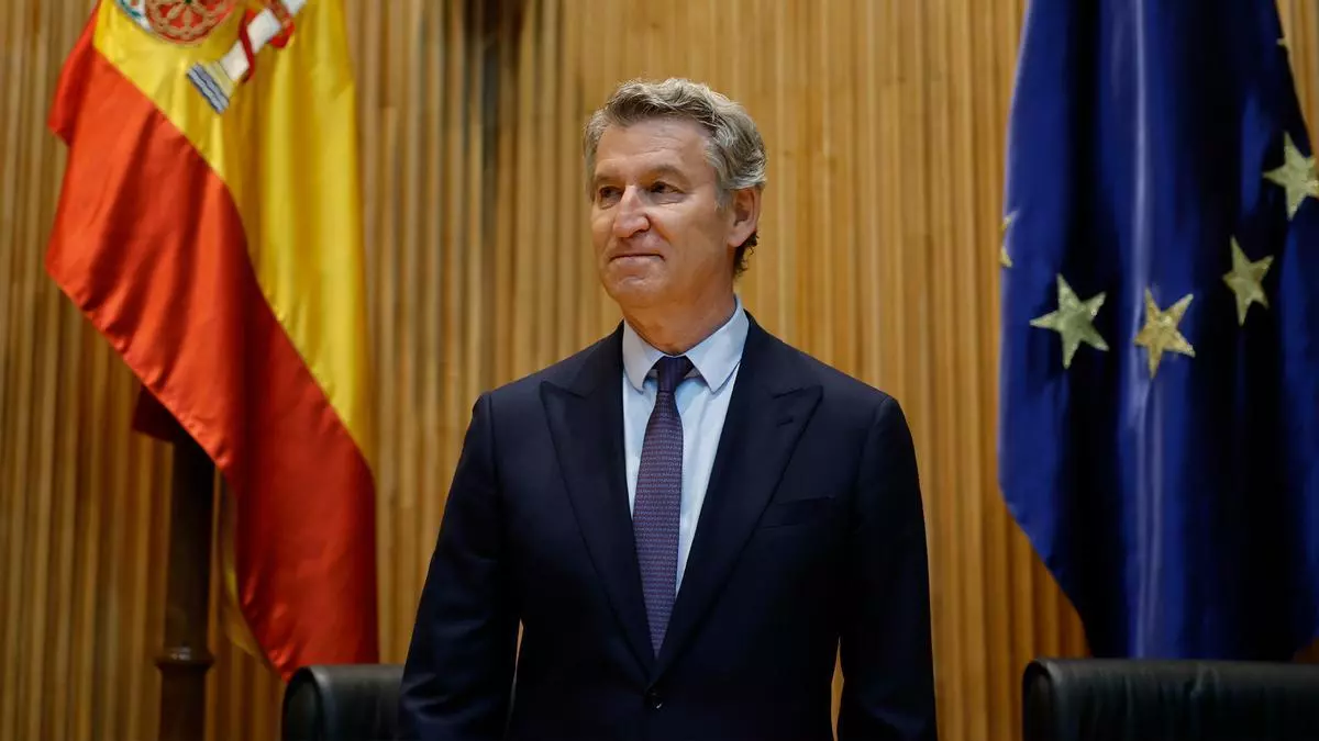 Niños recibiendo el menú escolar financiado por Bon Preu en un comedor de Cataluña