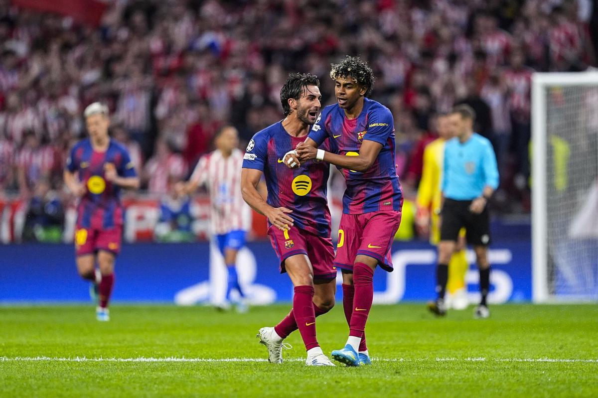 Jugadores del Barcelona celebrando los dos goles tempranos contra el Atlético en el Metropolitano