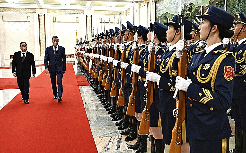 Pedro Sánchez y Xi Jinping en el Gran Palacio del Pueblo