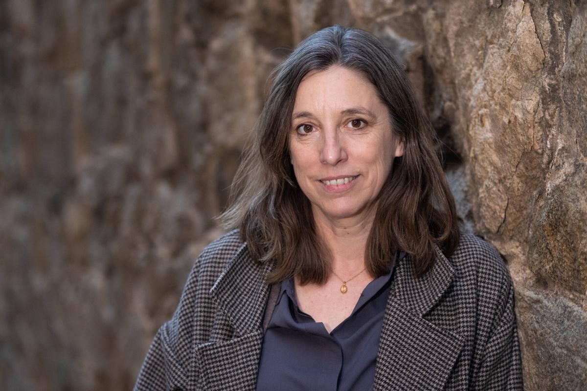 Fotografía de una calle de Barcelona que ilustra la precariedad habitacional