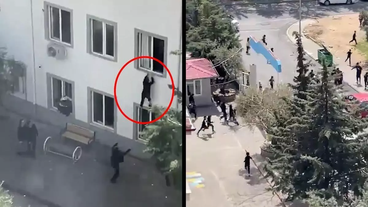 Vista aérea del archipiélago de Maldivas con aguas turquesas