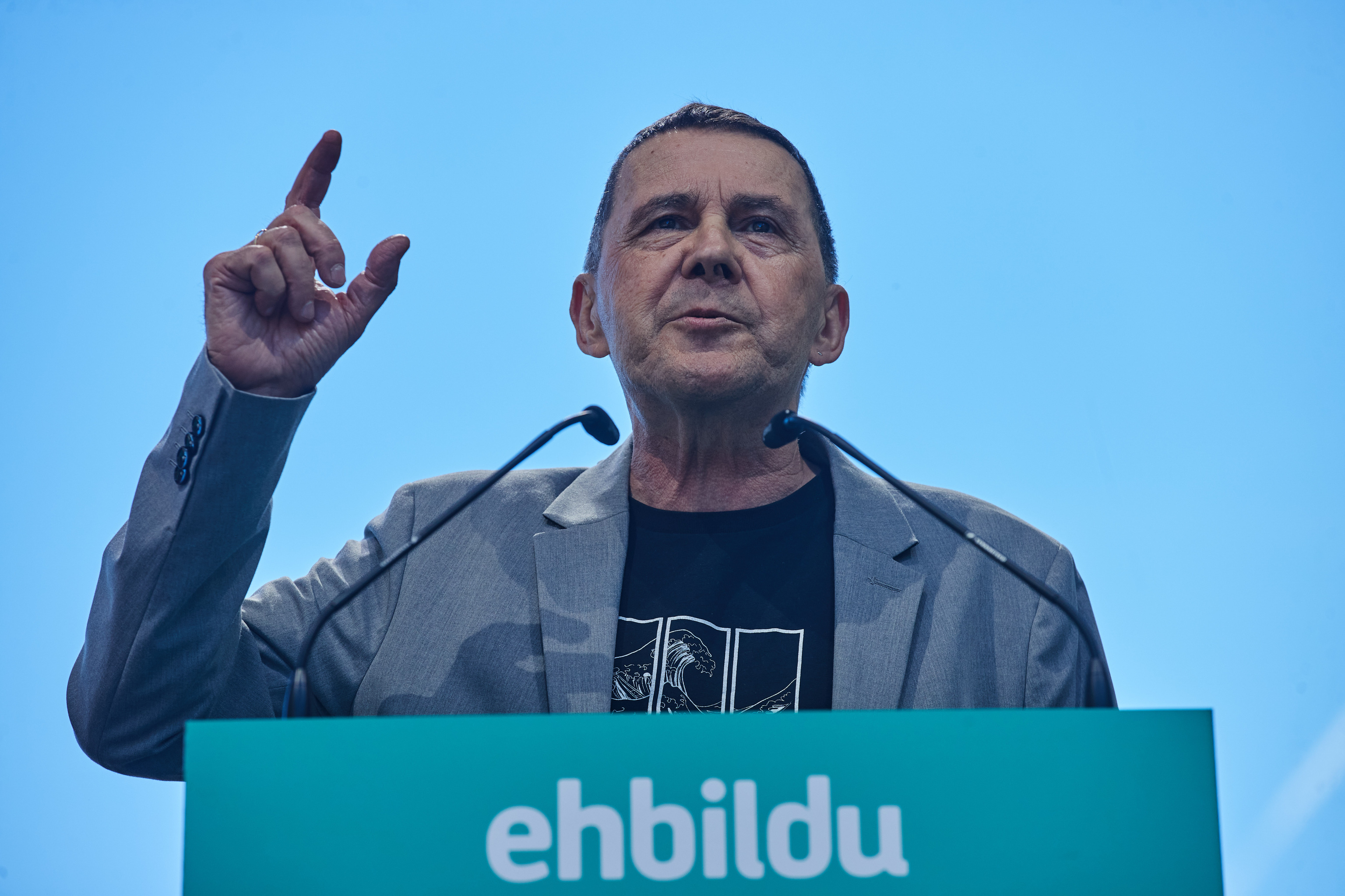 Cartas de presos de ETA publicadas revelan arrepentimiento sin condena moral