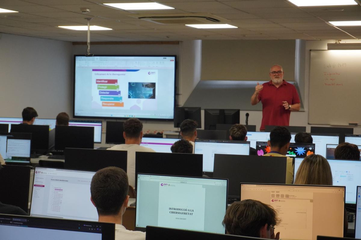 Gráfica del número de incidentes de ciberseguridad registrados por INCIBE en 2025