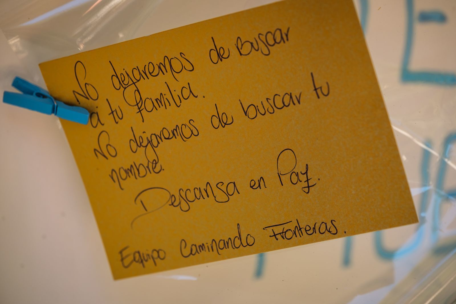 Ceremonia de entierro anónimo en el cementerio de Sant Francesc