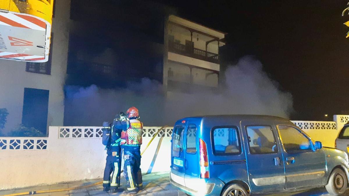 Incendio en la fachada del edificio de Los Bancales, Los Realejos