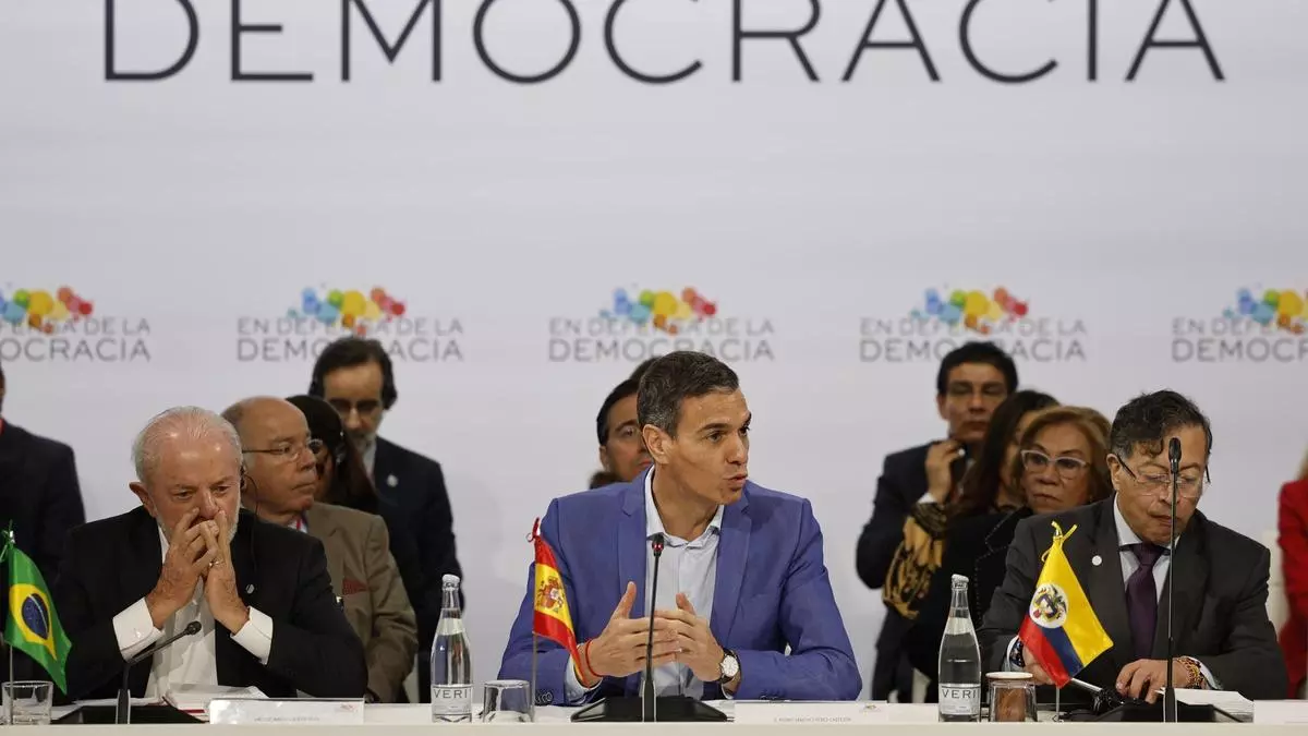 Vista del puerto de Sanxenxo durante la segunda serie de la Liga de 6 metros