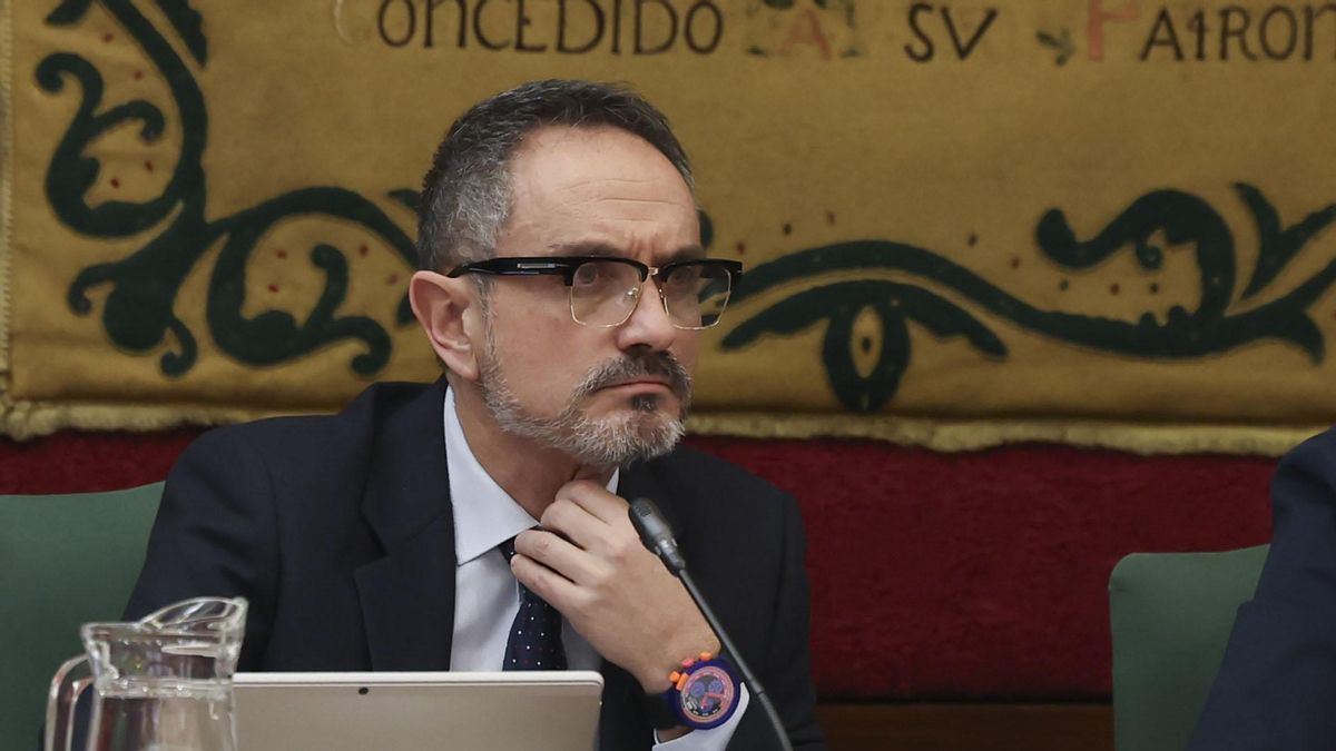 Querella por acoso sexual contra el alcalde de Móstoles y el PP es admitida a trámite