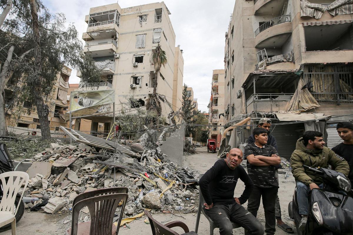 Escombros y edificios colapsados en los suburbios sur de Beirut tras los bombardeos israelíes