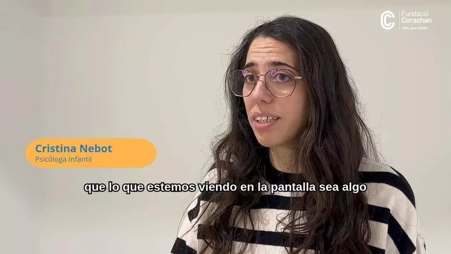 Destructor USS Spruance acercándose al buque Touska en el estrecho de Ormuz