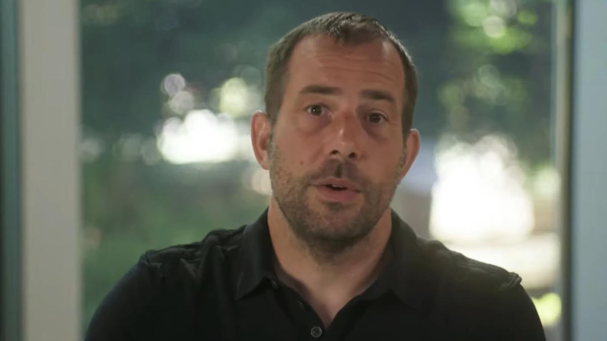 Retrato de Javier Oliván, CBO de Meta, en una conferencia de prensa