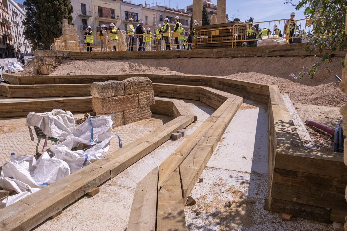 Plataforma elevada sobre la calle Soler que conecta las dos áreas del yacimiento