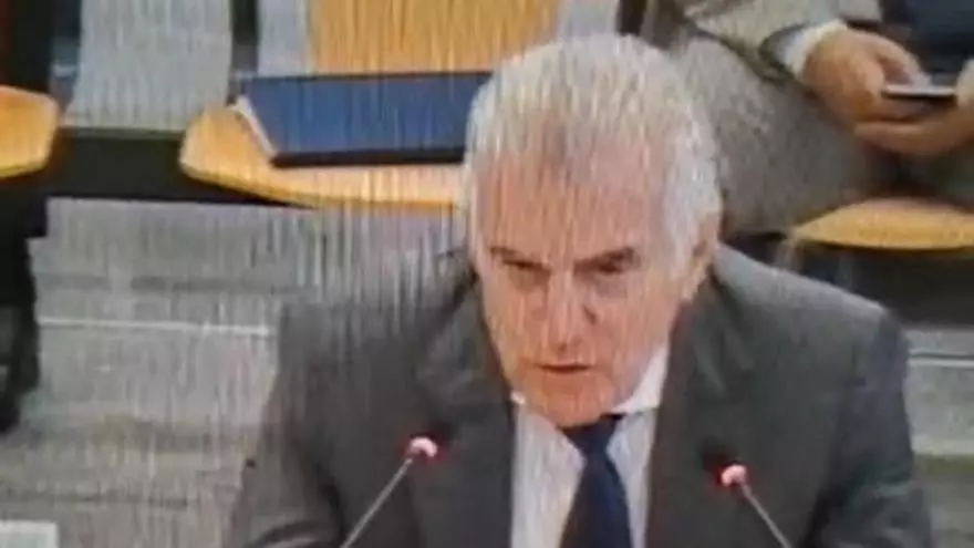 Carlos Alcaraz recibiendo el Premio Laureus en el Palacio de Cibeles