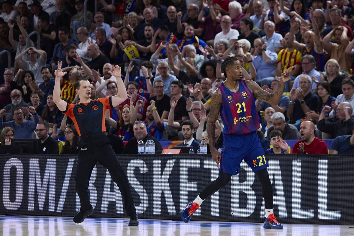 Jugadores del AS Monaco celebrando la victoria contra el FC Barcelona en la Salle Gaston Médecin