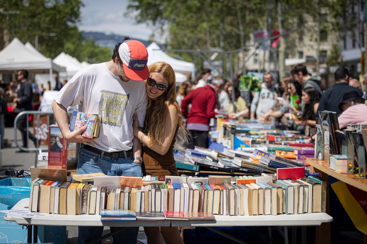 Sant Jordi 2024: Ali Smith defiende con vehemencia las bibliotecas públicas de Barcelona