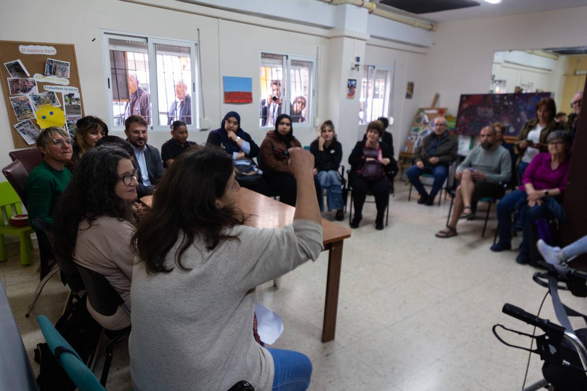 Mónica Oltra y Pablo Bustinduy en la sede de Orriels Con‑vive