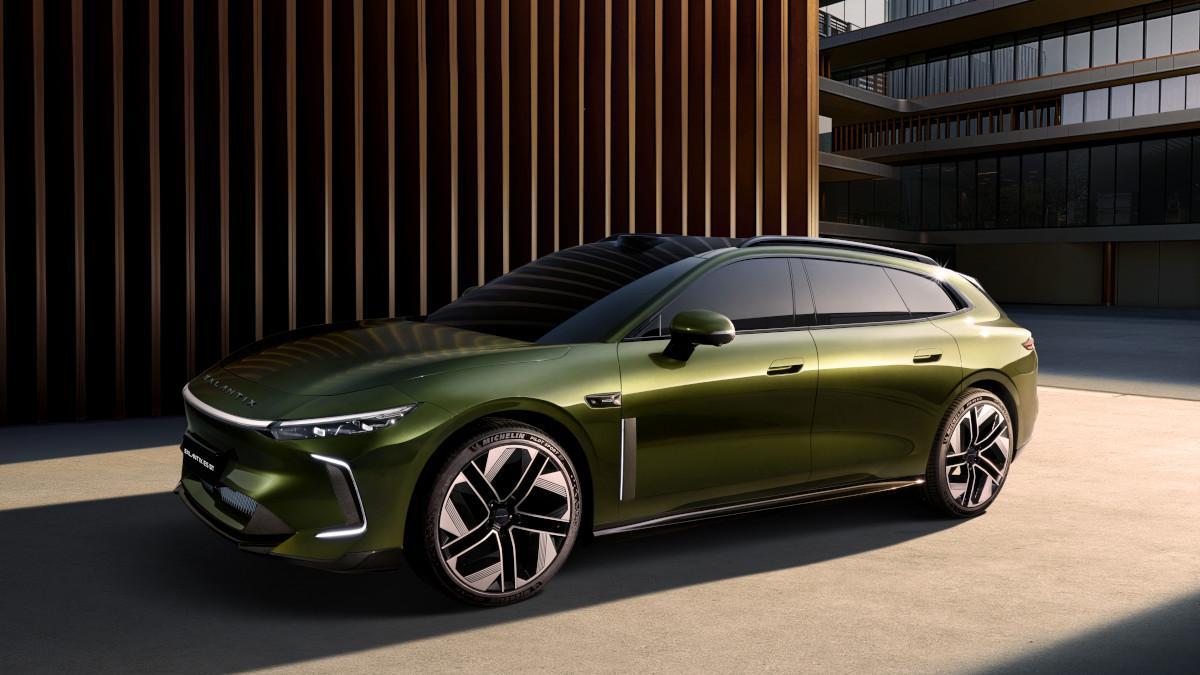 Exlantix ES GT expuesto en el Pekin Auto Show, mostrando su diseño shooting‑brake y detalles frontales