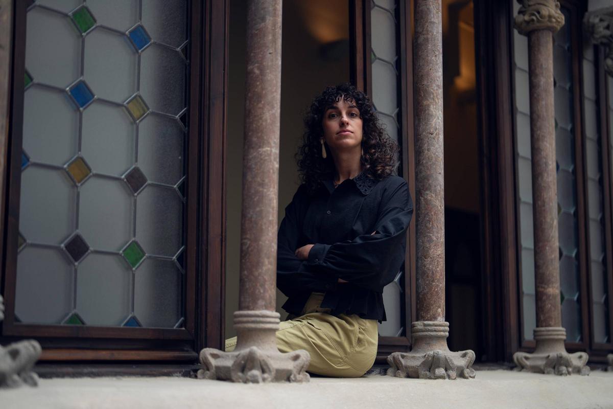 Julia Nueno speaking at CaixaForum Palau Macaya