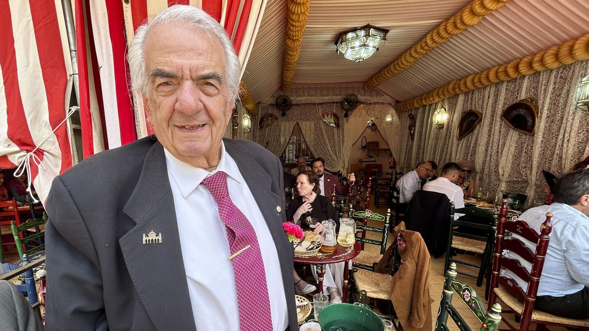 Souhel Kalas inaugura la caseta 'Nazarí' en la Feria de Abril 2024