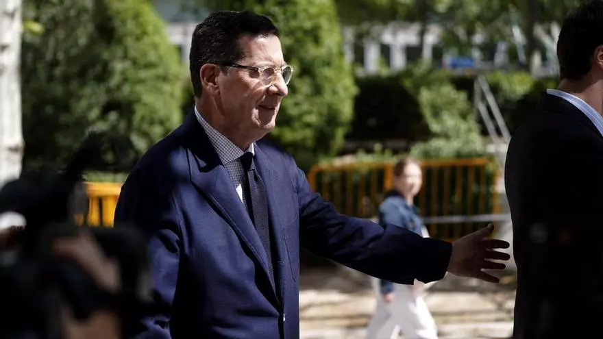 María Guardiola durante la ceremonia de juramento en la sede de la Junta de Extremadura, Mérida