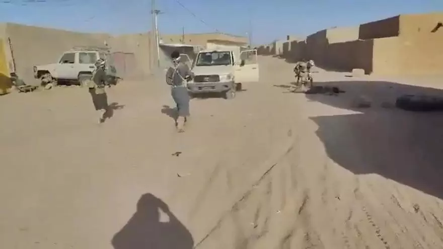 Familias disfrutando del Kinder Rave en el parque de Friedrichshain, Berlín