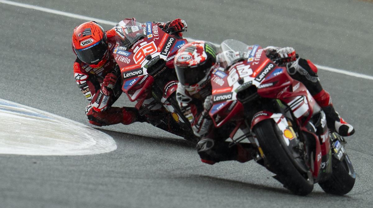 Marc Márquez celebra su victoria en el GP de Jerez 2026 bajo la lluvia