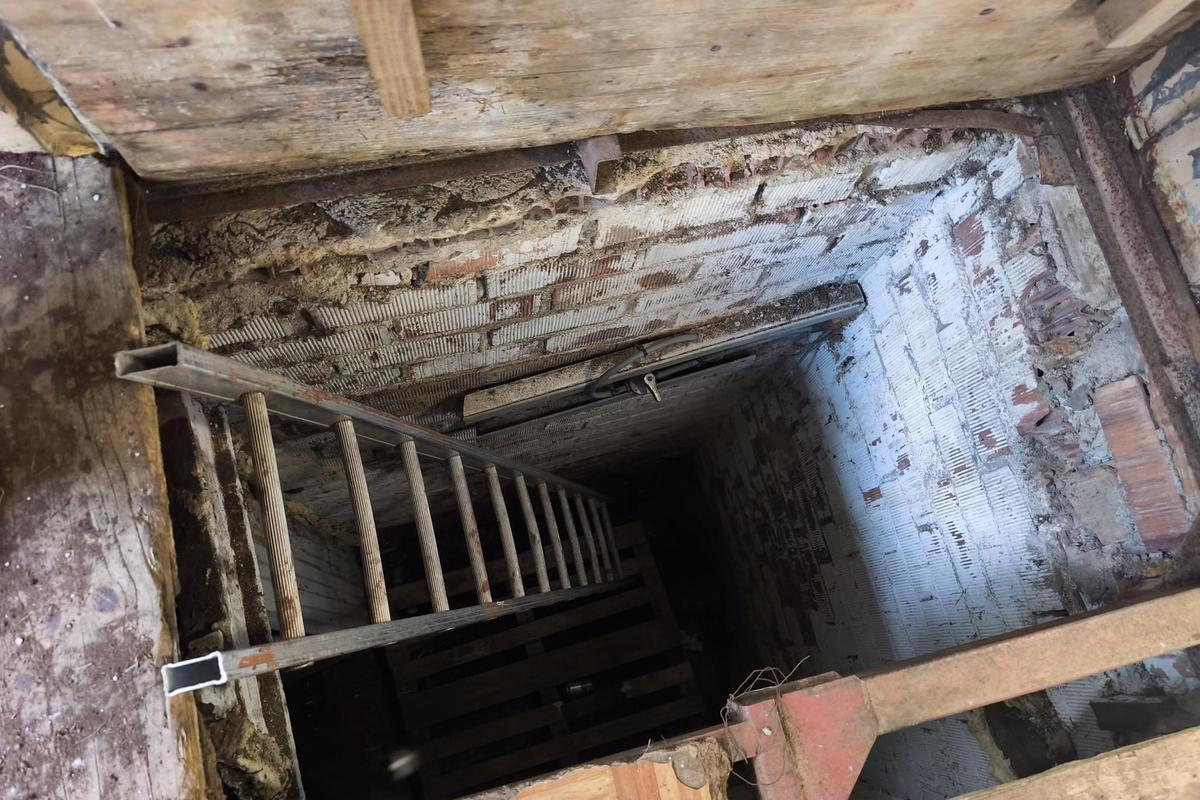 Instalación eléctrica y de ventilación de la plantación clandestina de marihuana descubierta en Cassà de la Selva