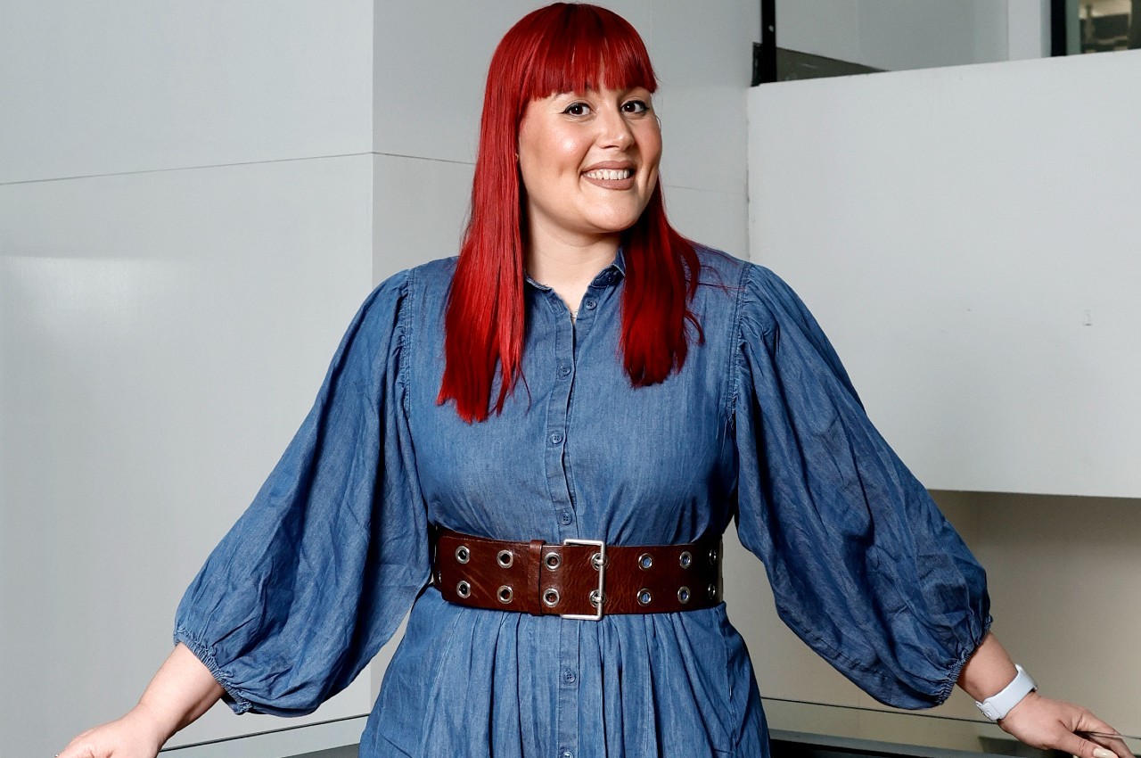 Portada del libro 'Familias que duelen (sin querer)' mostrando título y autor