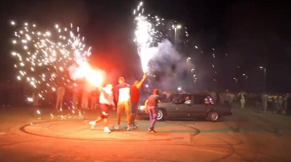 Coche derrapando en el Polígono Los Olivos de Getafe durante una carrera clandestina
