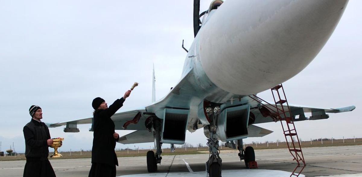 Buque ruso dañado en el puerto de Sebastopol, Crimea