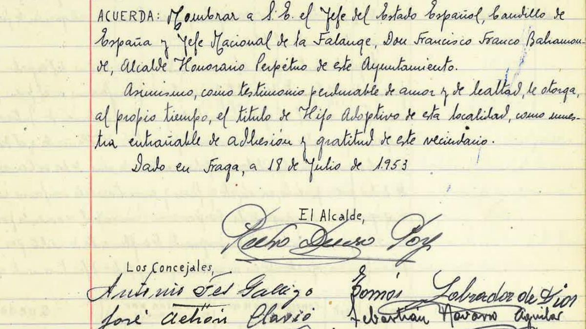 Fraga mantiene a Franco como alcalde honorario pese a la Ley de Memoria