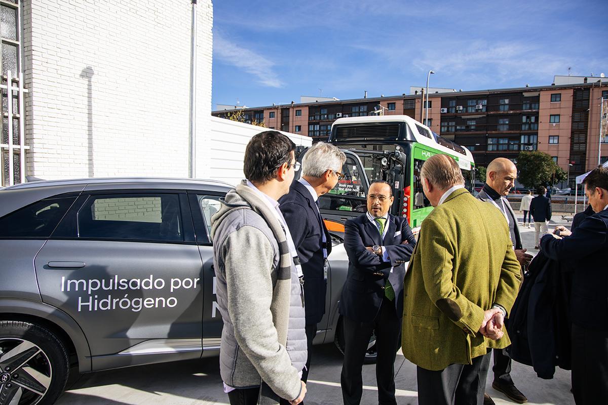 Instalación de una hidrolinera de HVR Energy en una estación de servicio