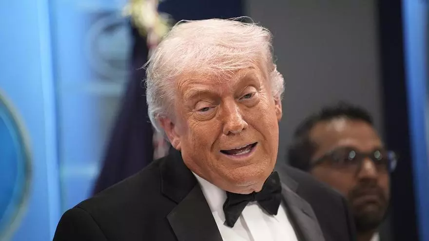 Médicos reunidos anunciando la huelga en Barcelona