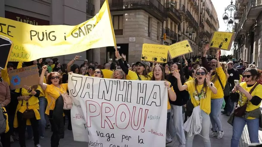 Demostración del robot Xiaoyun interactuando con visitantes
