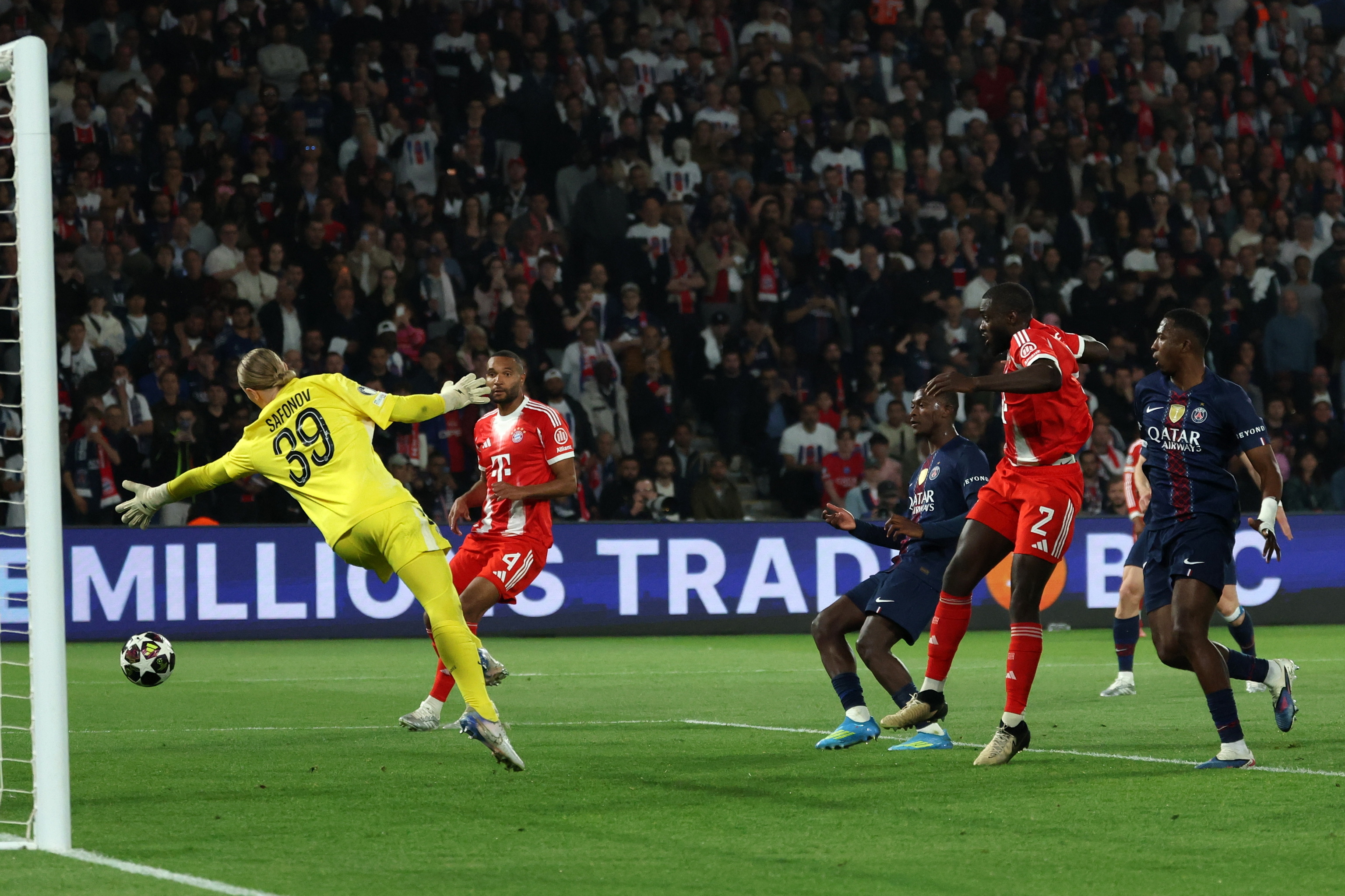 Celebración del PSG tras vencer al Bayern 5‑4 en el Allianz Arena