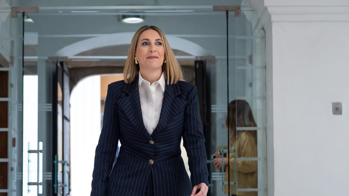 Guardiola nombra Gobierno de Extremadura con diez consejerías y dos vicepresidencias