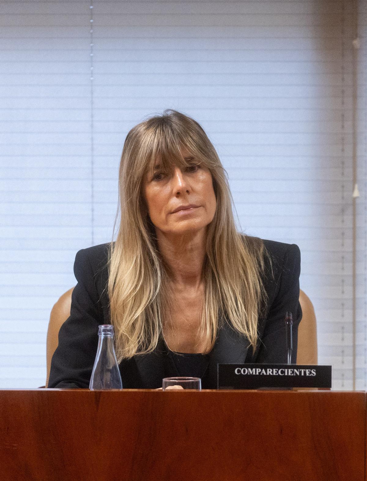 Begoña Gómez denuncia a Vito Quiles por acoso en una cafetería de Madrid