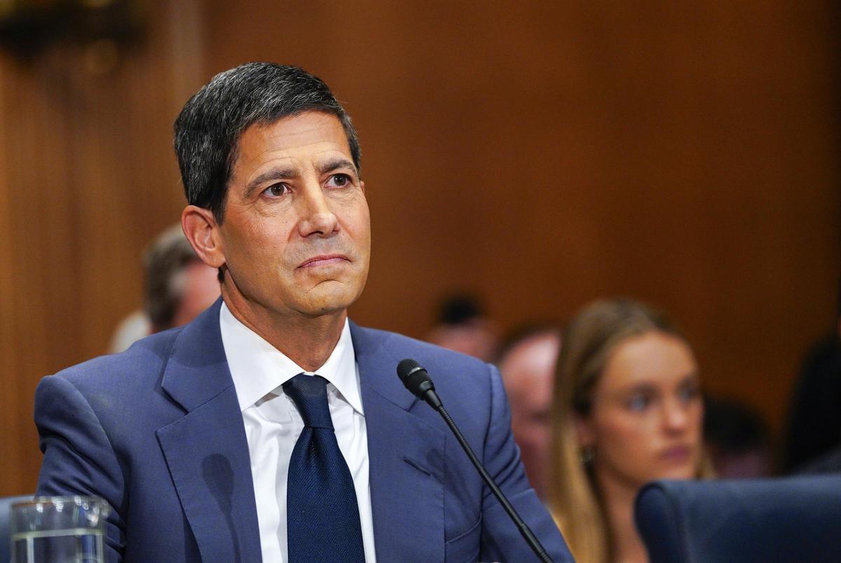 Kevin Warsh avanza a la presidencia de la Fed tras votación del Comité Bancario